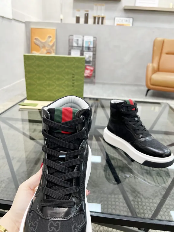 Gucci Shoe 